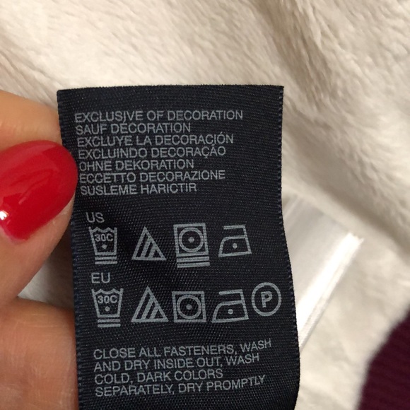 Tommy Hilfiger faux fur hoodie. - Picture 11 of 11